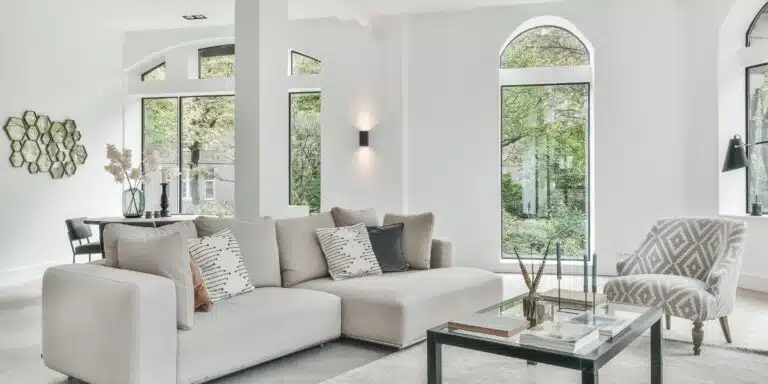 Welke meubelstukken zijn onmisbaar in de woonkamer?